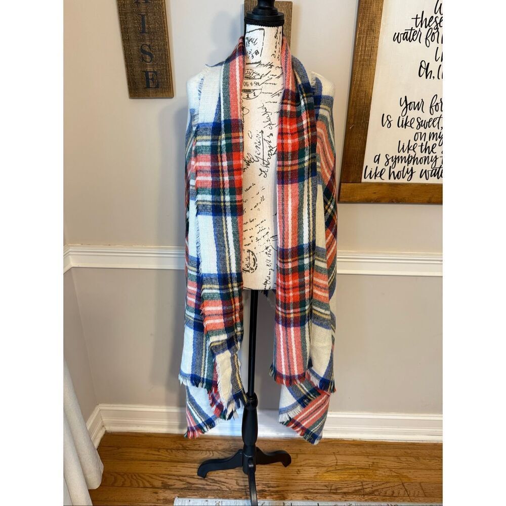 Old Navy Women's Tartan Plaid Fringed Holiday Blanket Shawl Multicolor One Size